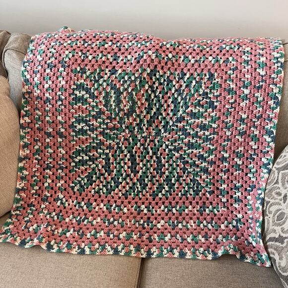 BEAUTIFUL HANDMADE CROCHET BABY BLANKET/AFGHAN PINK/WHITE/GREEN/BLUE Y2K 1990s - Picture 1 of 3